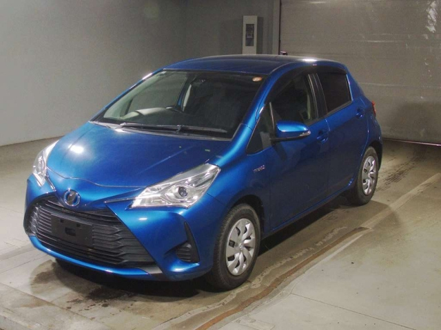 TOYOTA VITZ — фото