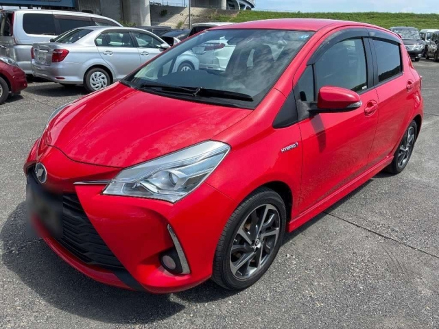 TOYOTA VITZ — фото