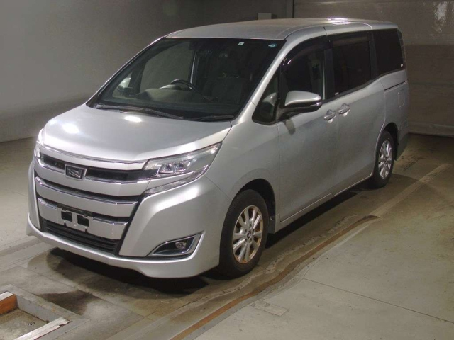 TOYOTA NOAH — фото