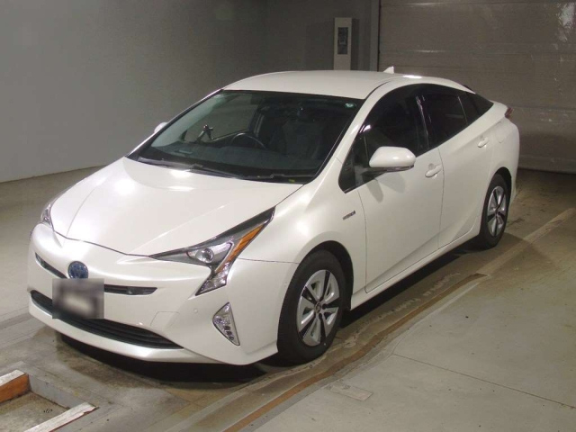 TOYOTA PRIUS — фото