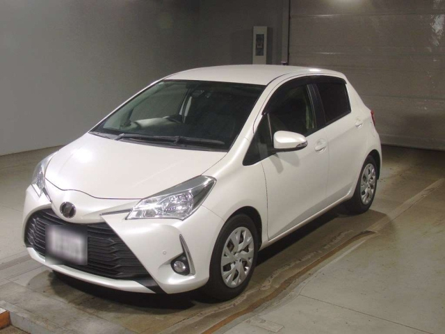 TOYOTA VITZ — фото