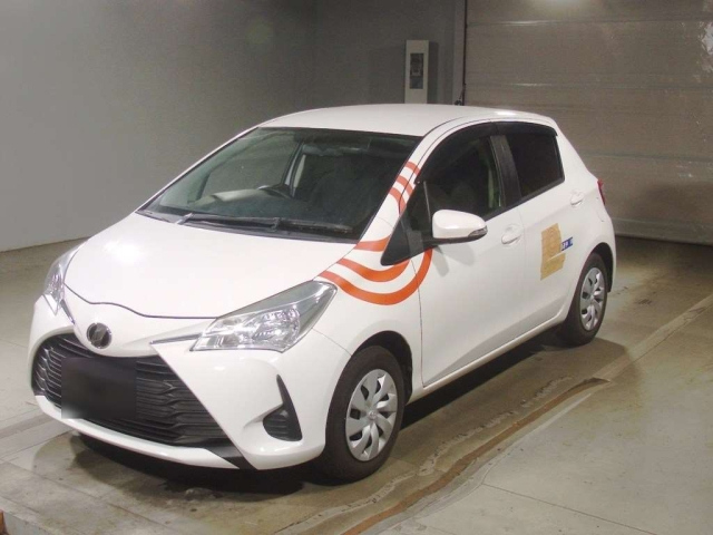 TOYOTA VITZ — фото