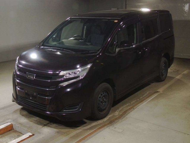 TOYOTA NOAH — фото