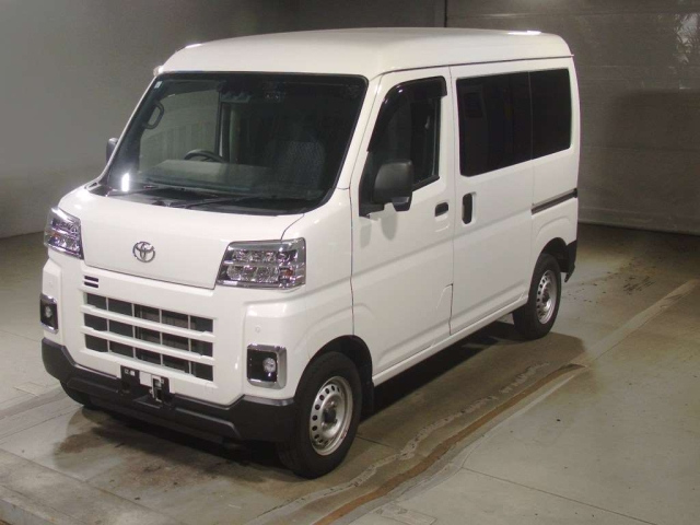 TOYOTA PIXIS — фото