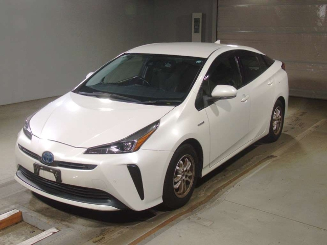 TOYOTA PRIUS — фото