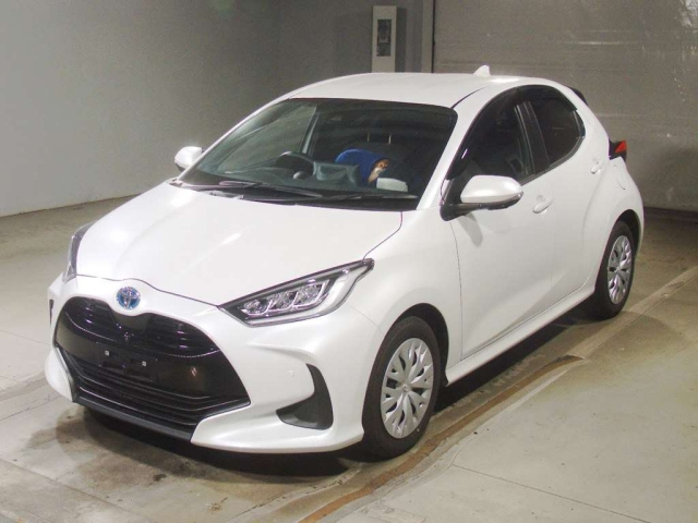 TOYOTA YARIS — фото