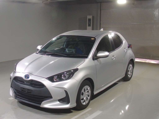 TOYOTA YARIS — фото