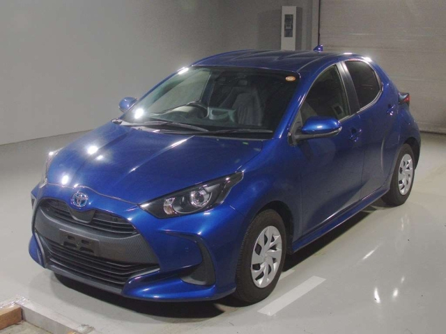 TOYOTA YARIS — фото