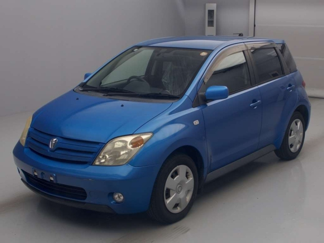 TOYOTA IST