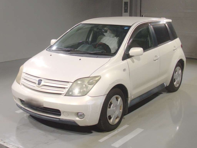 TOYOTA IST