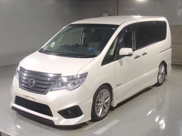NISSAN SERENA