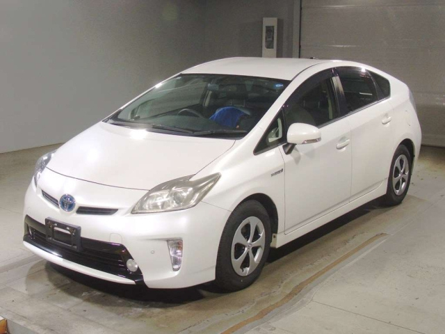 TOYOTA PRIUS — фото