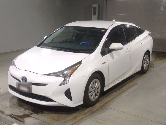 TOYOTA PRIUS — фото