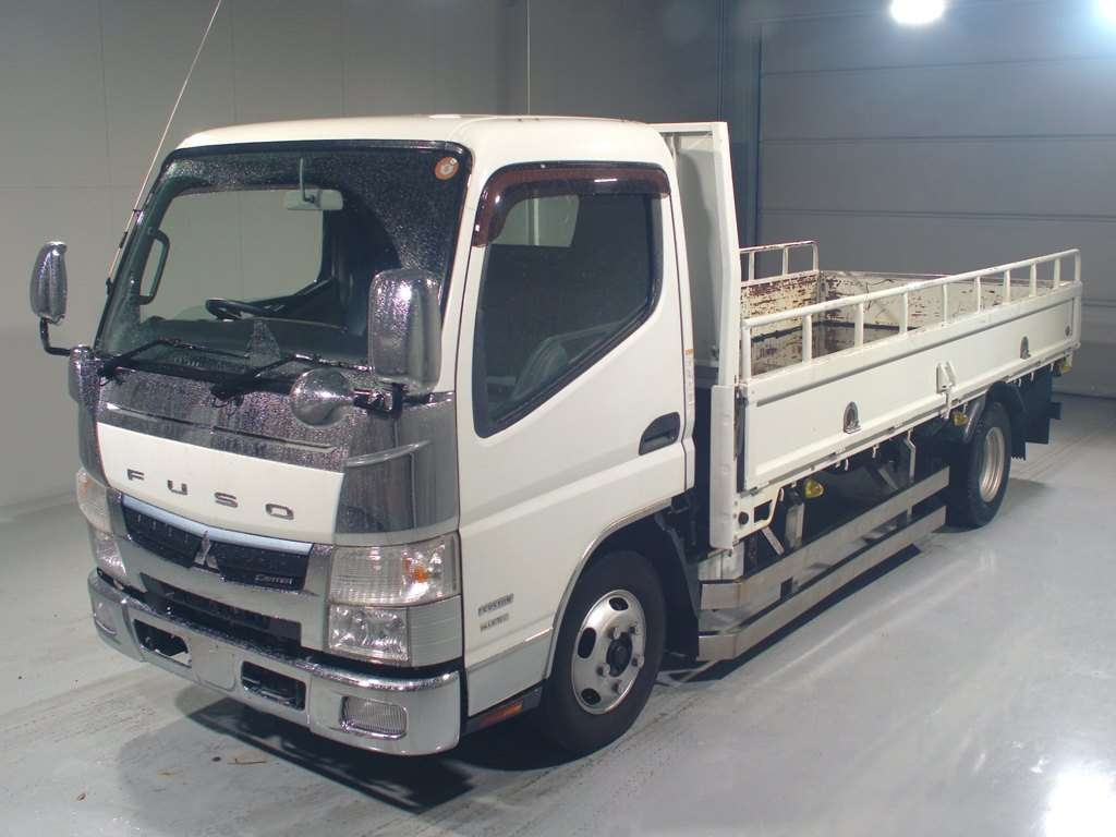 MITSUBISHI CANTER — фото