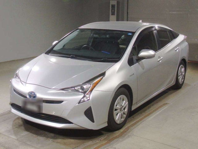 TOYOTA PRIUS — фото