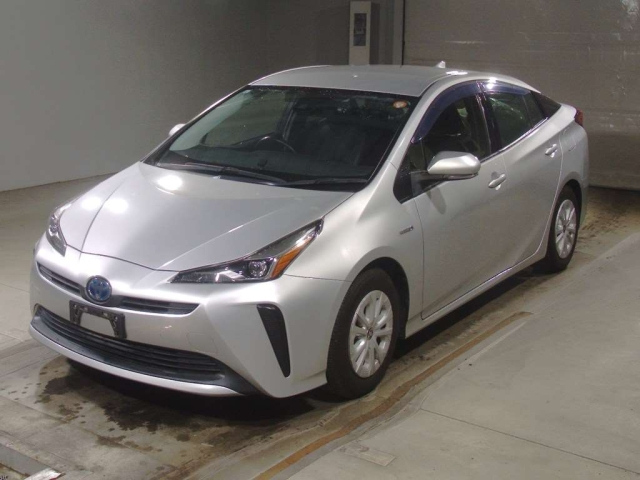 TOYOTA PRIUS — фото