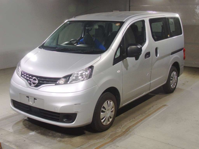 NISSAN NV200 — фото
