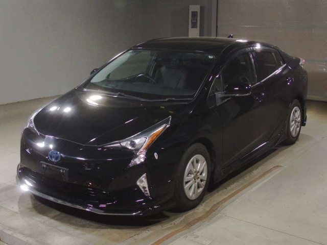 TOYOTA PRIUS — фото