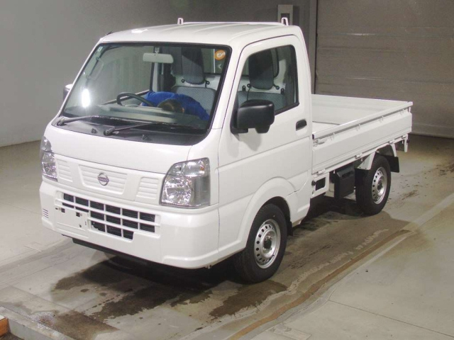 NISSAN CLIPPER — фото