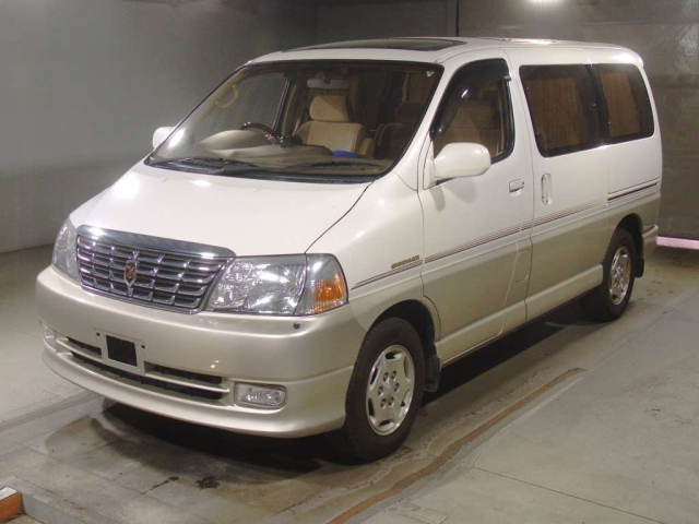 TOYOTA HIACE — фото