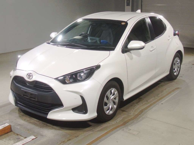 TOYOTA YARIS — фото