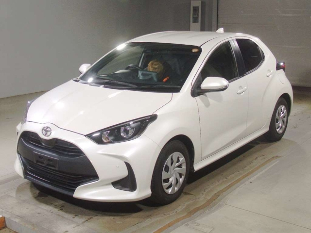 TOYOTA YARIS — фото