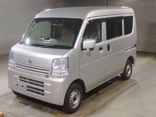 NISSAN CLIPPER — фото