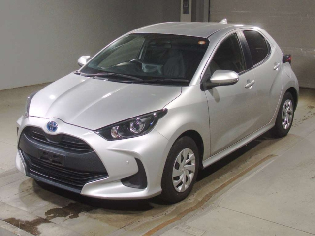 TOYOTA YARIS — фото