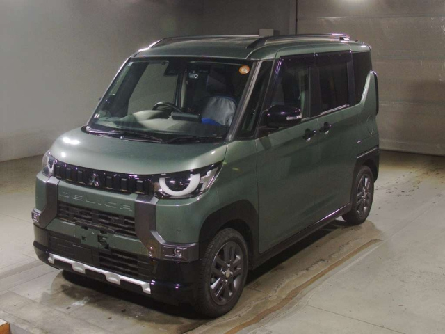 MITSUBISHI DELICA — фото