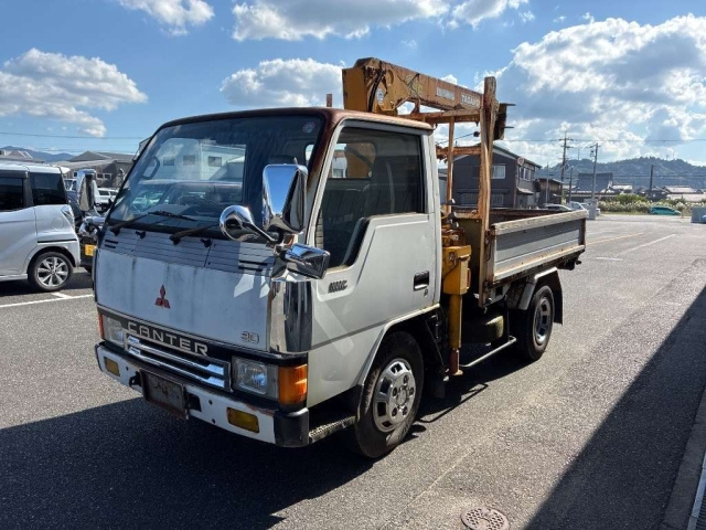 MITSUBISHI CANTER — фото