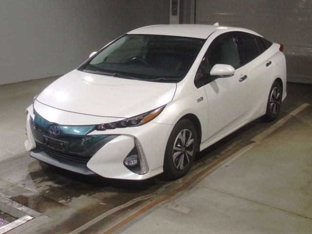 TOYOTA PRIUS — фото