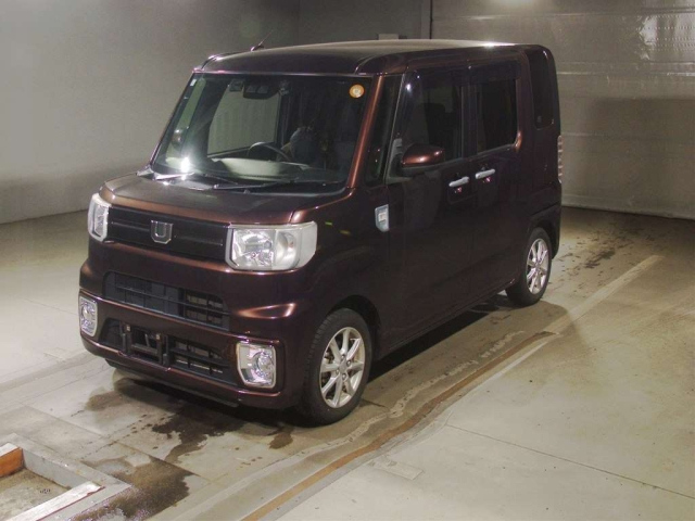 DAIHATSU WAKE — фото