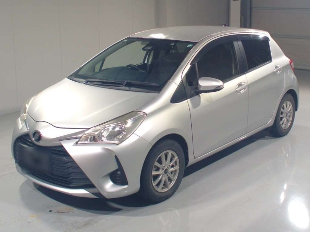 TOYOTA VITZ — фото