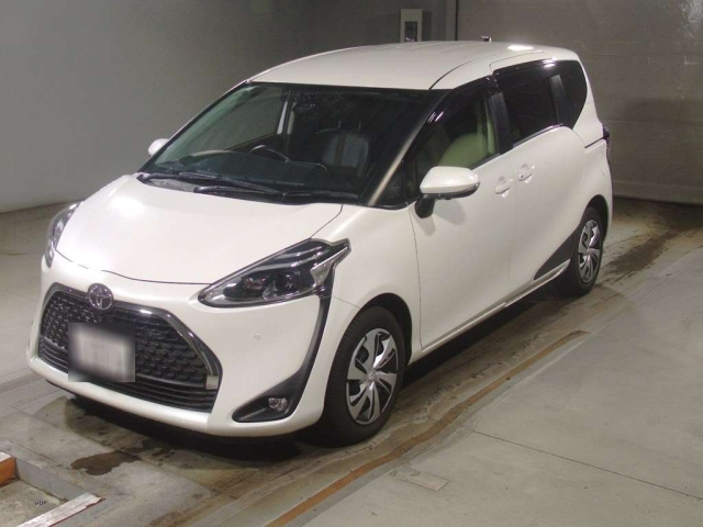 TOYOTA SIENTA — фото
