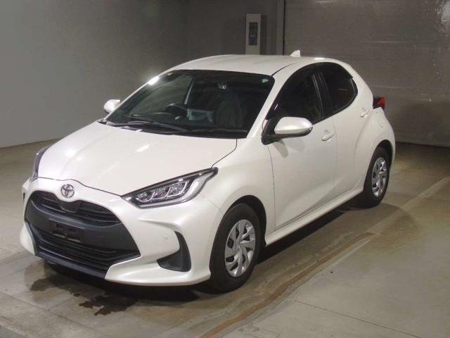 TOYOTA YARIS — фото