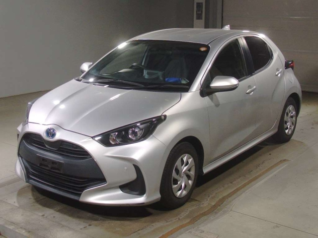 TOYOTA YARIS — фото