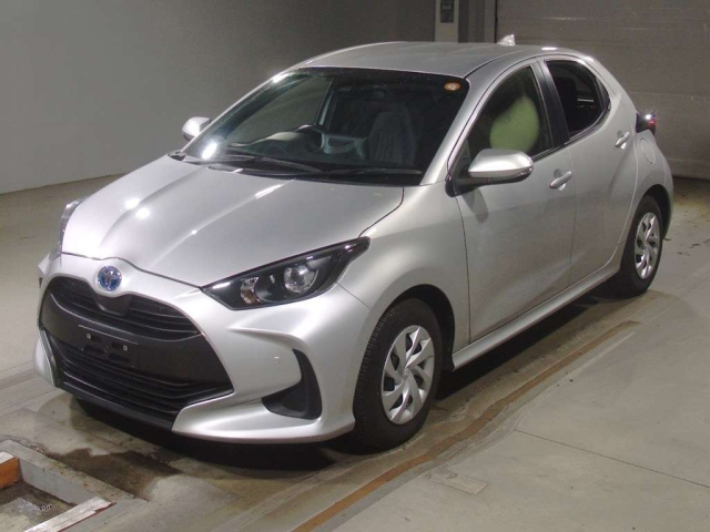 TOYOTA YARIS — фото