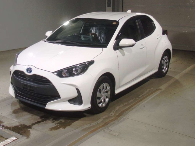 TOYOTA YARIS — фото