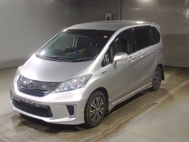 HONDA FREED — фото