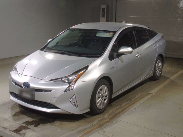 TOYOTA PRIUS — фото