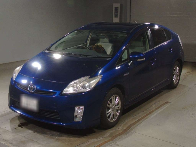 TOYOTA PRIUS — фото