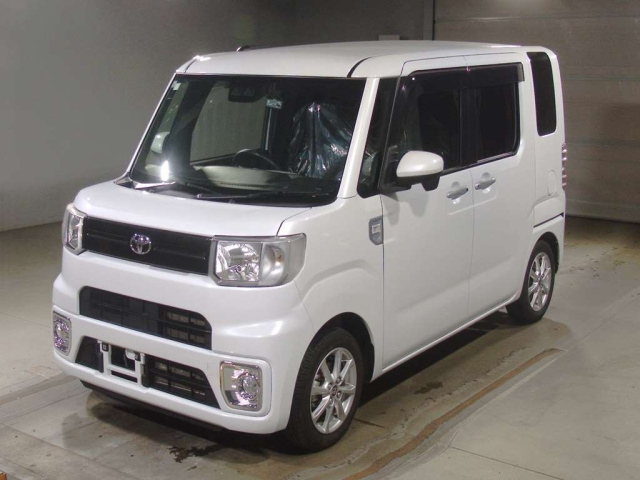 TOYOTA PIXIS — фото
