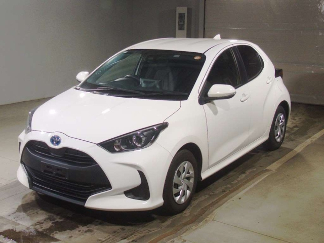TOYOTA YARIS — фото