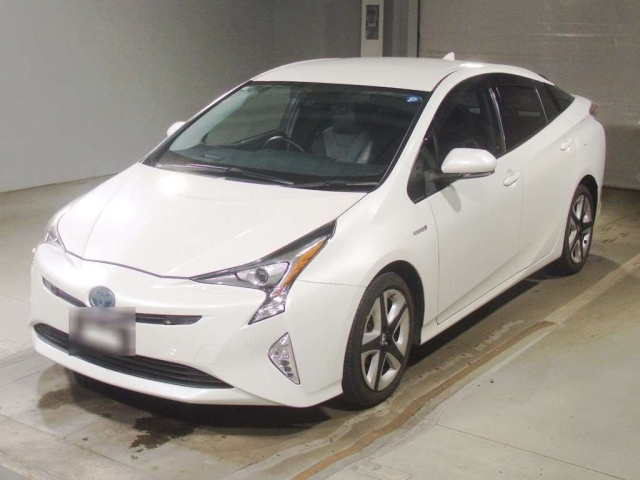 TOYOTA PRIUS — фото