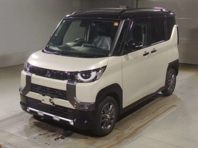 MITSUBISHI DELICA — фото