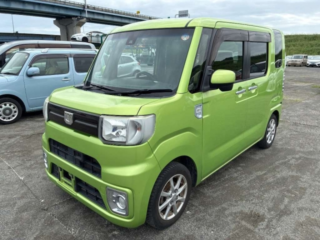 DAIHATSU WAKE — фото