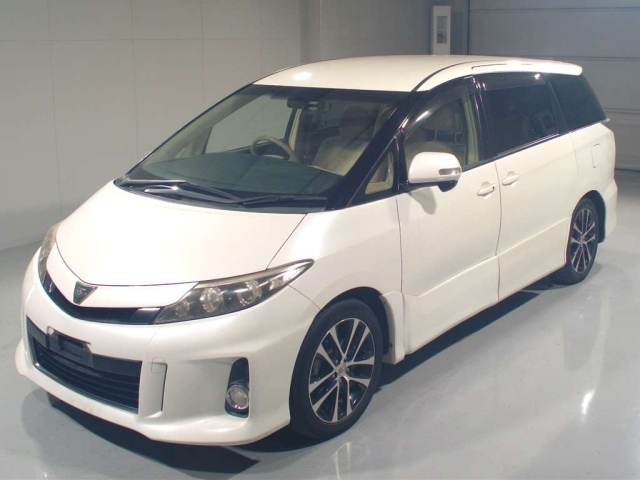 TOYOTA ESTIMA — фото