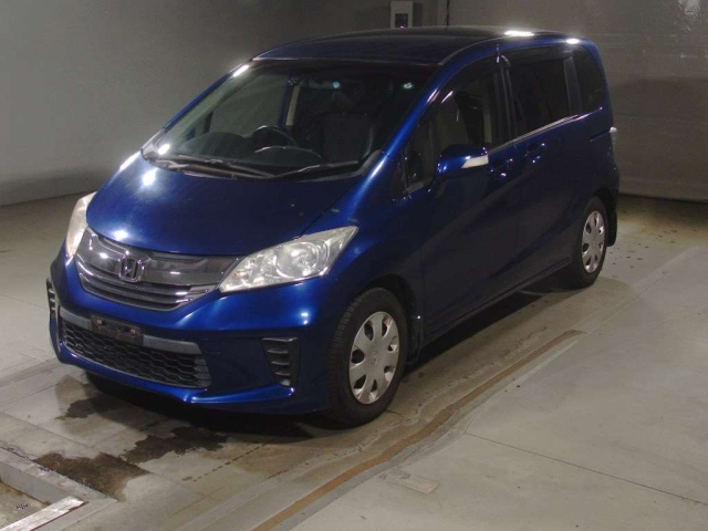 HONDA FREED — фото