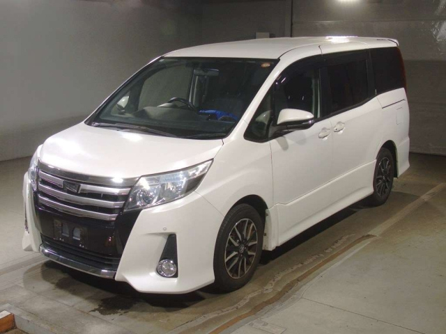 TOYOTA NOAH — фото