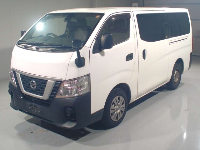 NISSAN CARAVAN — фото